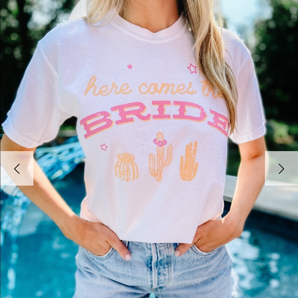Here comes the bride t-shirt, small